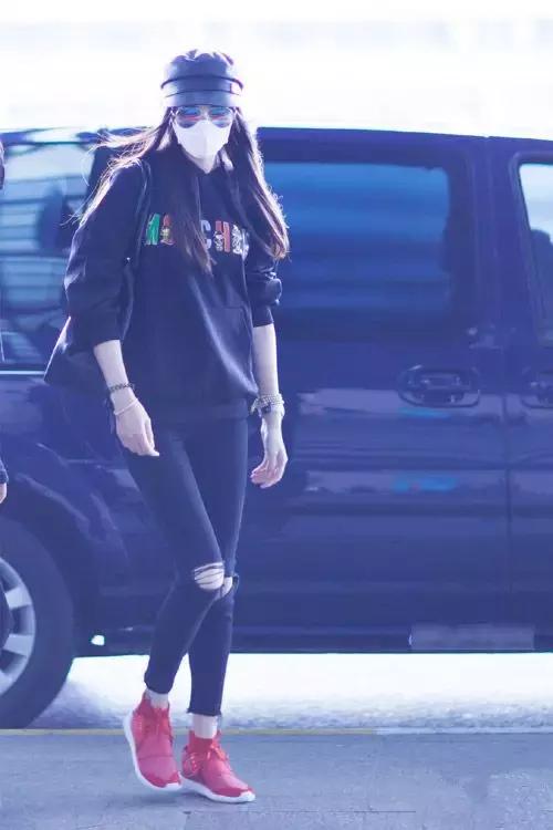 oversize卫衣怎么穿好看,oversize卫衣穿什么裤子