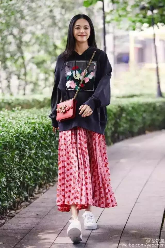 oversize卫衣怎么穿好看,oversize卫衣穿什么裤子