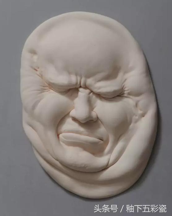 从警察转变成一个军人,成为表情包的创作者需要什么