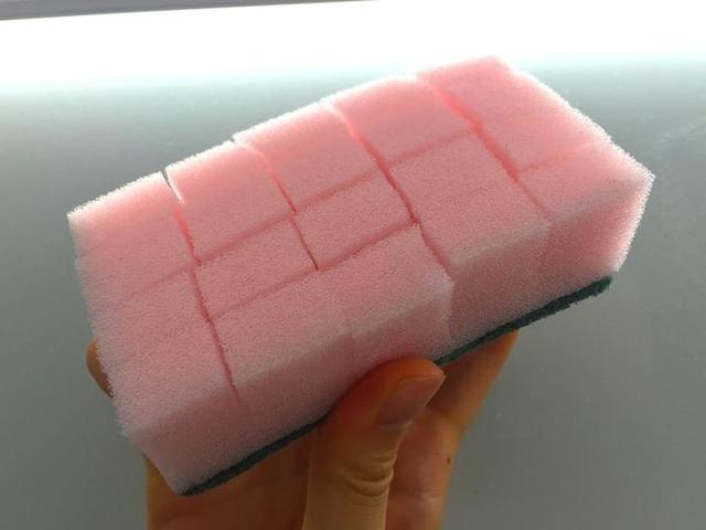 玻璃上的漆的清洁方法,玻璃脏了不好擦教你一招轻松解决