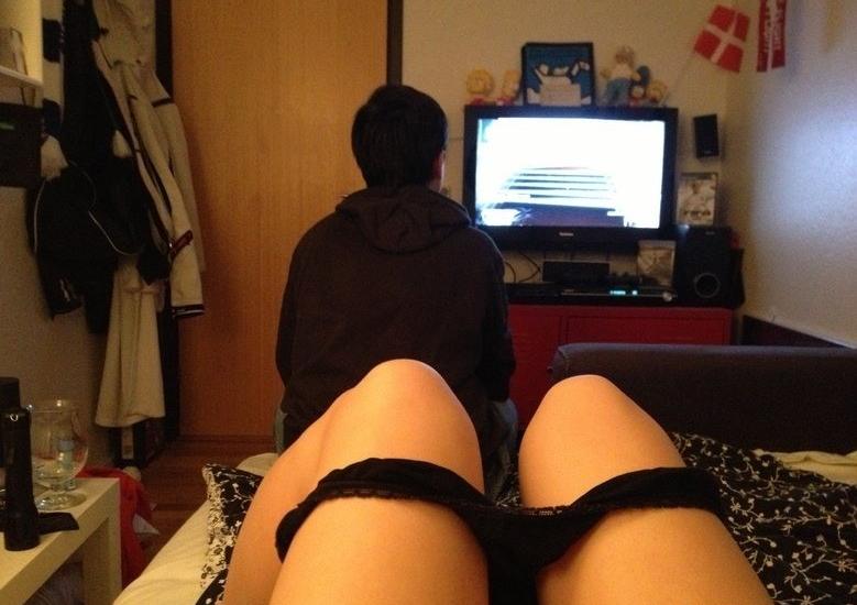 拒绝当“寡妇”！当你有一个玩游戏就忽略你的伴侣，你该怎么做