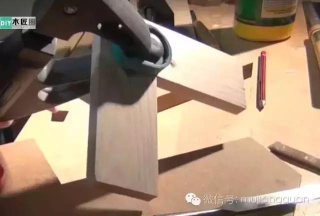 不一样的榫卯,一个能拼接,也能加固木板的蝴蝶榫