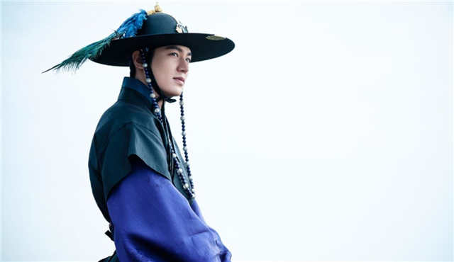 全智贤惊艳瞬间蓝色大海的传说,全智贤蓝色大海的传说紫色穿搭