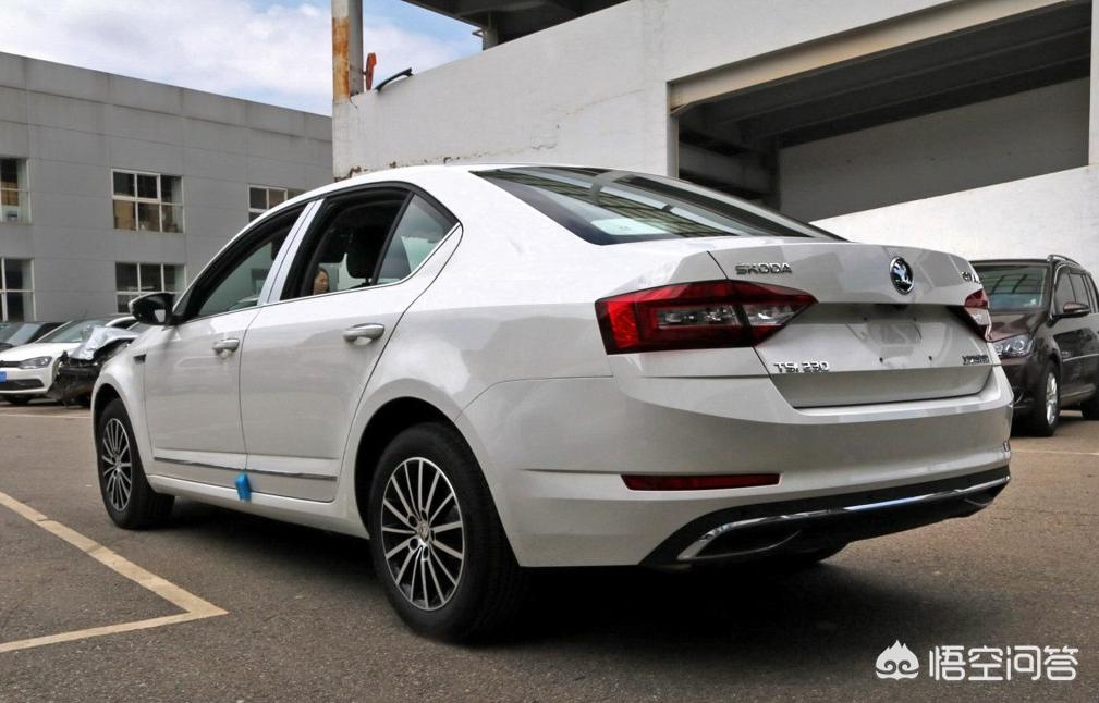 2010年斯柯达明锐1.4t手动逸俊版,大众斯柯达明锐2015款1.4t糖果白