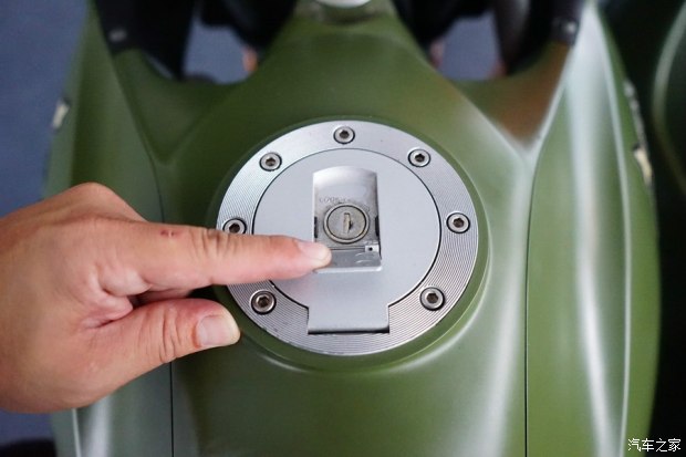 解放军现役嘉陵600边三轮摩托数据,军用嘉陵电喷600边三轮摩托参数