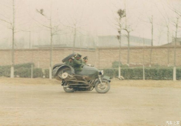 解放军现役嘉陵600边三轮摩托数据,军用嘉陵电喷600边三轮摩托参数