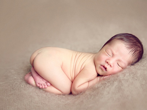 新生儿黄疸多久能退完病理性黄疸,新生儿黄疸尿黄是不是正在退黄疸