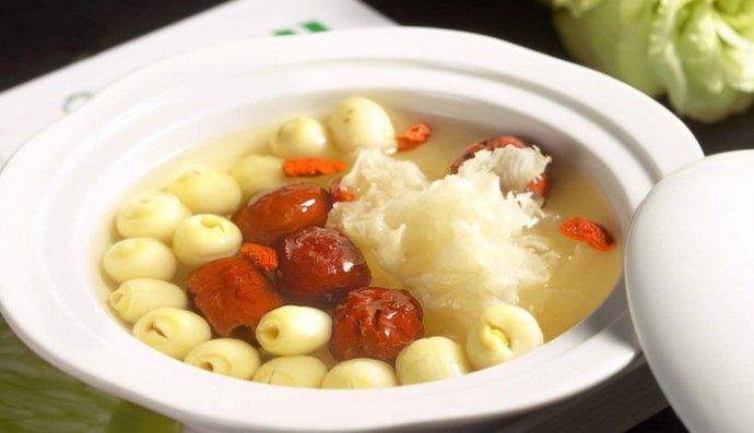 如何陪妈妈度过更年期,帮助妈妈度过更年期