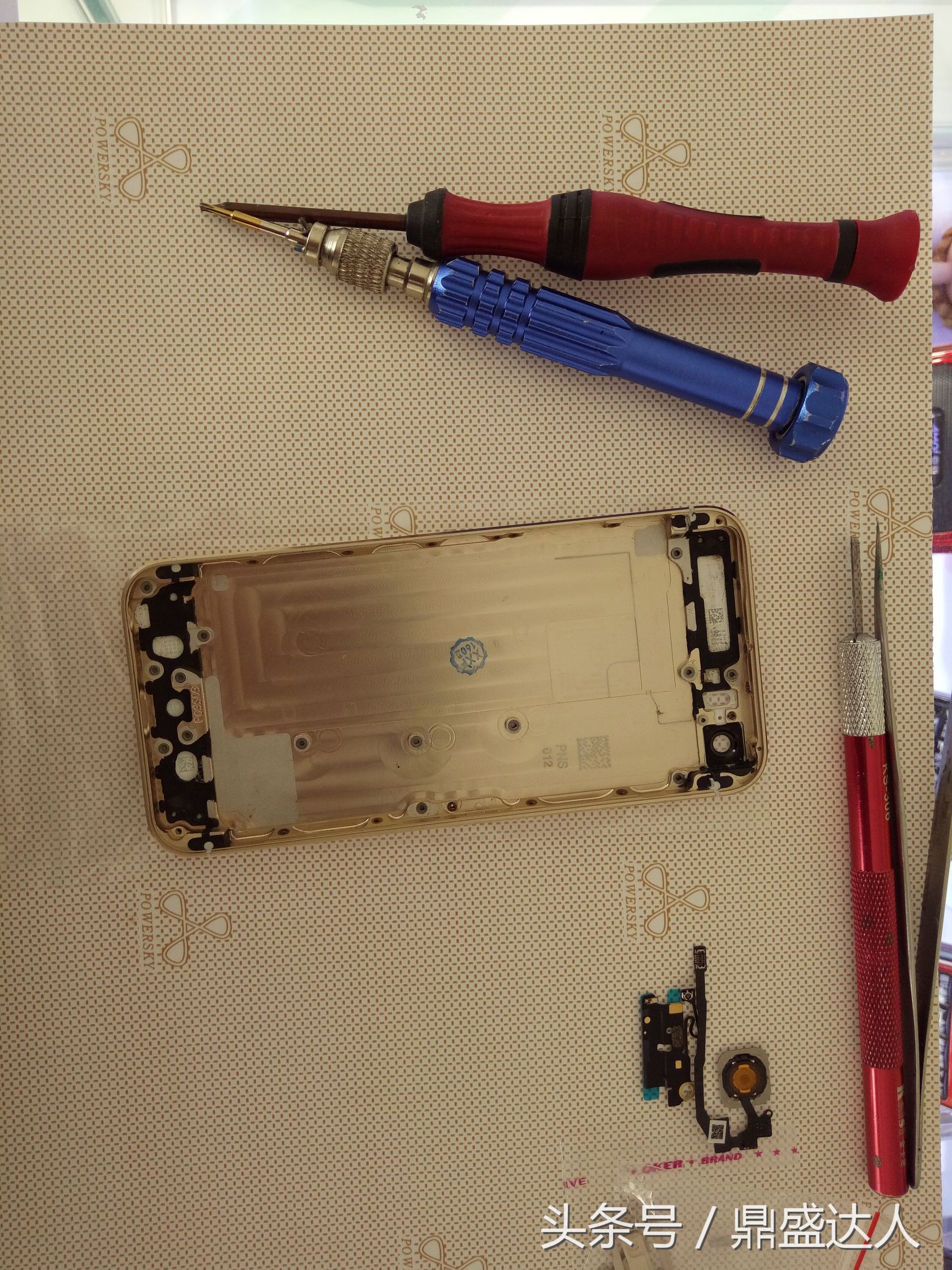 5s换壳教程视频,苹果5s拆机视频换屏幕