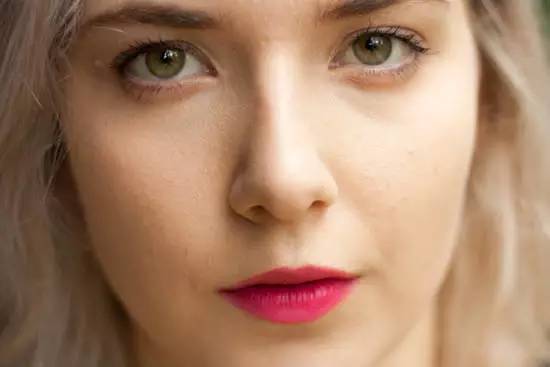 香奈儿口红三支套装试色,看了又看银珠的口红