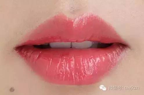 香奈儿口红三支套装试色,看了又看银珠的口红