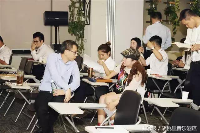 2年160家店，1天15小时的文艺时光，这家酒馆是怎么做到的