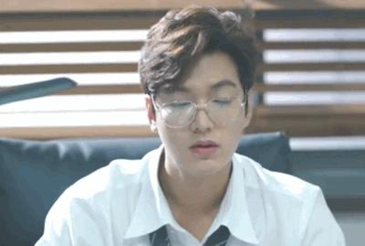 全智贤惊艳瞬间蓝色大海的传说,全智贤蓝色大海的传说紫色穿搭