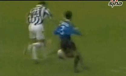 足坛10大过人必杀技,大罗对小罗停球