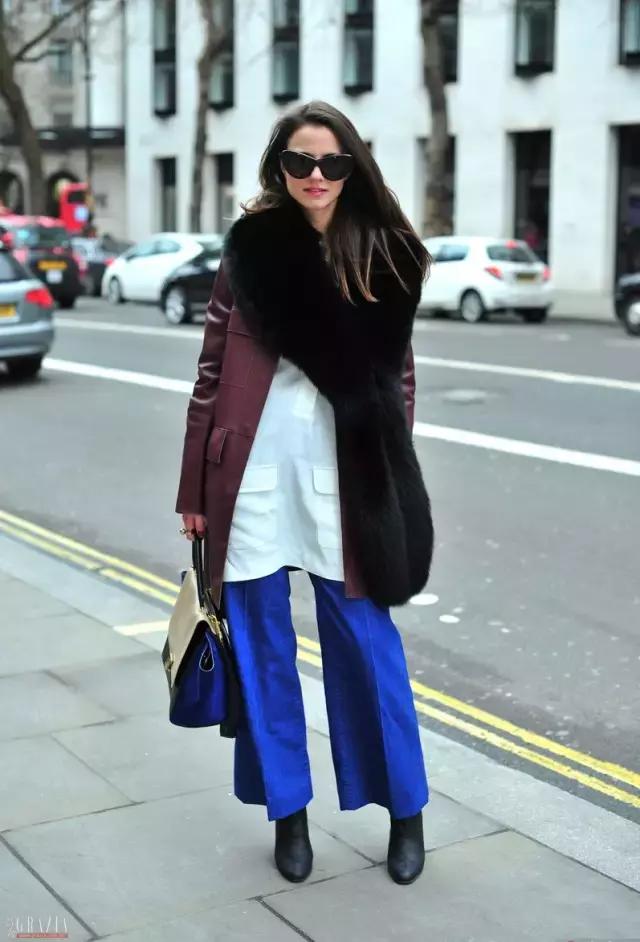 这天不冷不热,适合撩条毛披肩上!