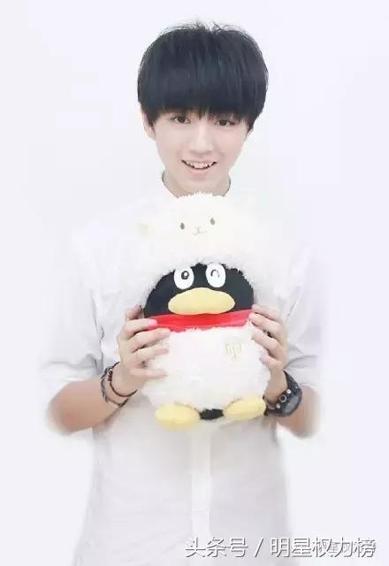 实拍偶遇陈伟霆赵丽颖张艺兴,赵丽颖陈伟霆卡通