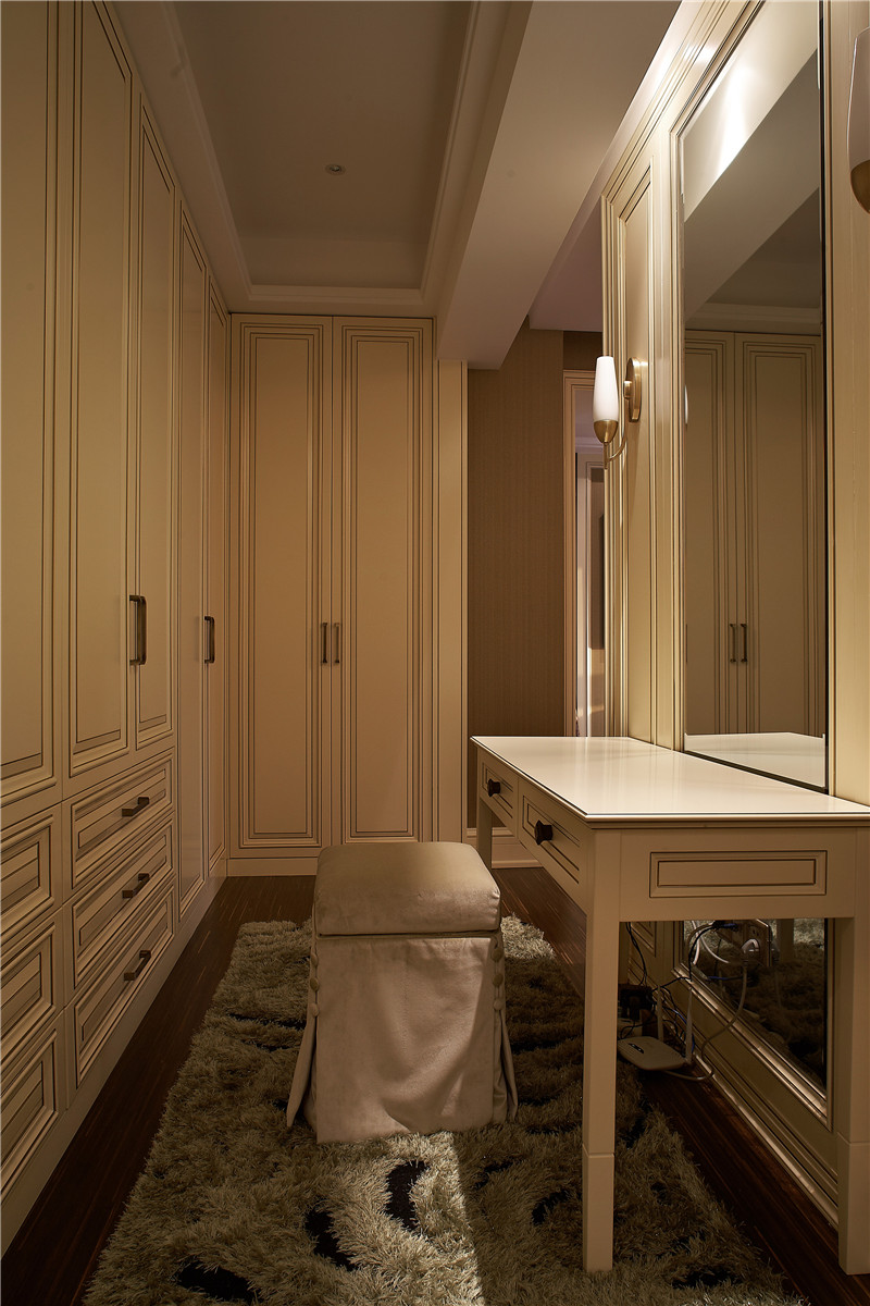 405平新中式轻奢别墅装修效果图,140平方别墅中式楼梯装修效果图