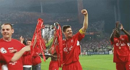 如果可以,我愿意安菲尔德化作一叶红!