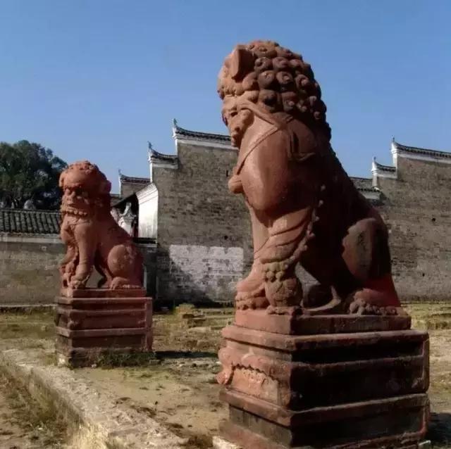 这个村庄一千年前建了个生态下水道，全村至今不淹水，生物还活着
