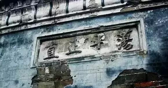 这个村庄一千年前建了个生态下水道，全村至今不淹水，生物还活着