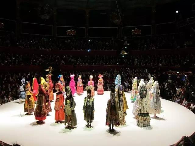 kenzo时装周2020,kenzo第一场时装秀