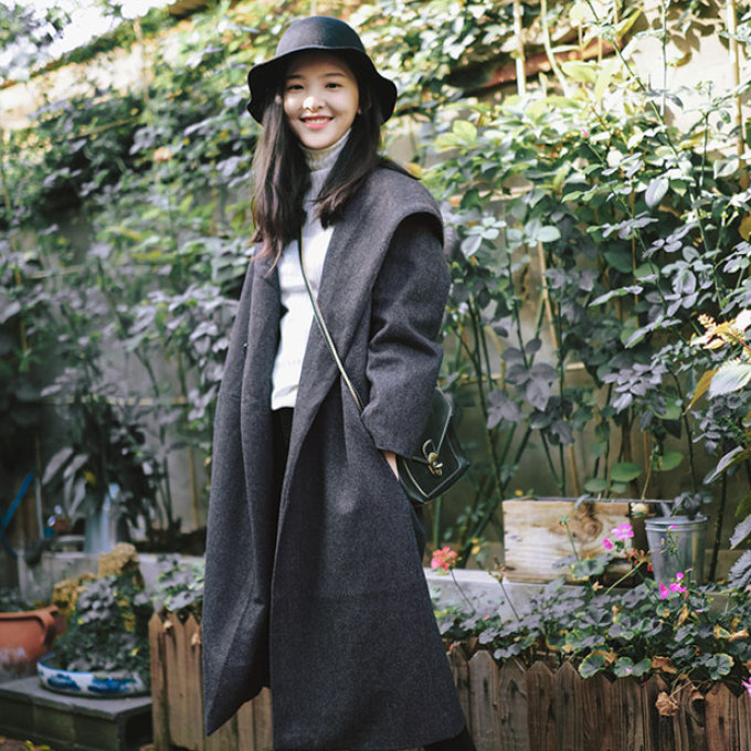 斗篷大衣怎么搭配才好看,斗篷大衣黑色怎么内搭