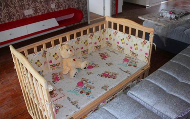 两月的孩子突然呕奶严重,孩子呕奶是怎么回事