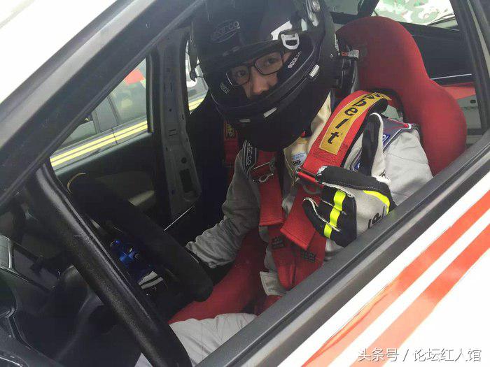 法拉利488评测重装上阵,法拉利488拆车视频