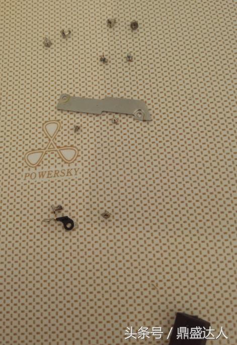 5s换壳教程视频,苹果5s拆机视频换屏幕