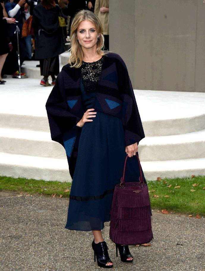 这条礼仪小姐的“迎宾带”,竟然被日日、袁姗姗……抢披上身!