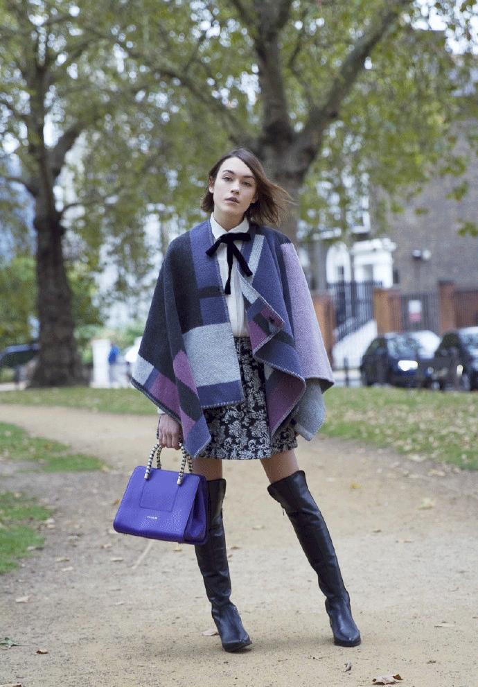 这条礼仪小姐的“迎宾带”,竟然被日日、袁姗姗……抢披上身!