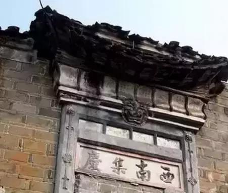 这个村庄一千年前建了个生态下水道，全村至今不淹水，生物还活着