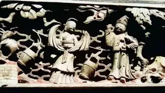 这个村庄一千年前建了个生态下水道，全村至今不淹水，生物还活着