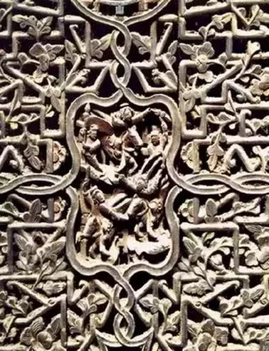 这个村庄一千年前建了个生态下水道，全村至今不淹水，生物还活着