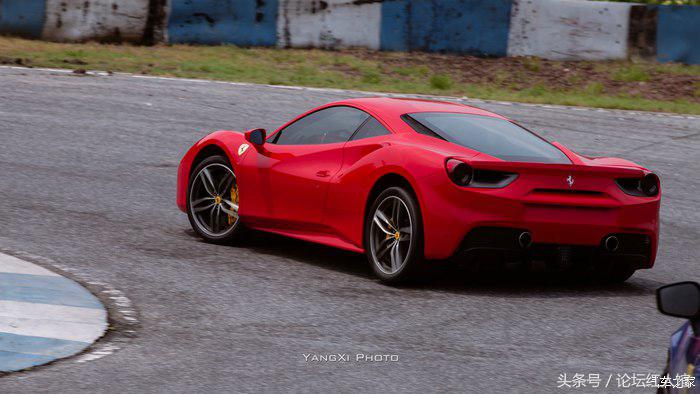 法拉利488评测重装上阵,法拉利488拆车视频