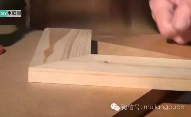 不一样的榫卯,一个能拼接,也能加固木板的蝴蝶榫