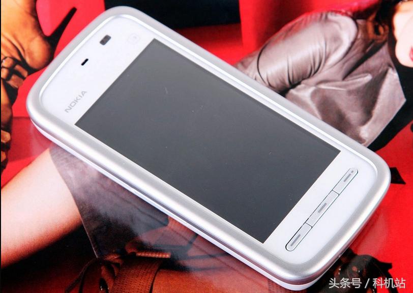 现在还有人用诺基亚8800吗,有多少人用过诺基亚手机