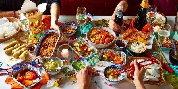 英国400斤胖子不吃饭 (英国胖子每天吃多少碗饭)