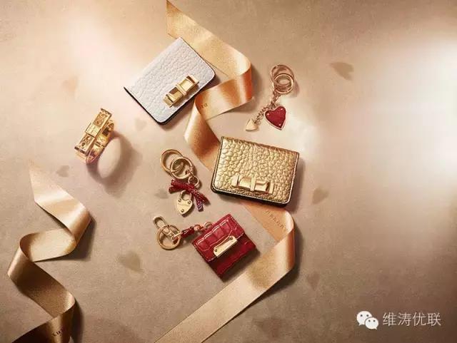 coach鍜宲rada,prada鍜宑oach