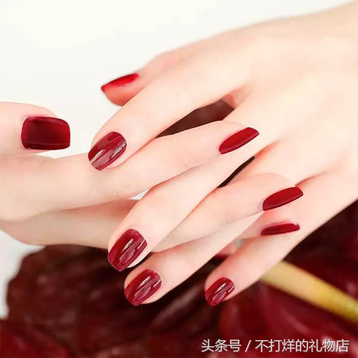 这些秋冬配色看一眼就暖了,红色指彩