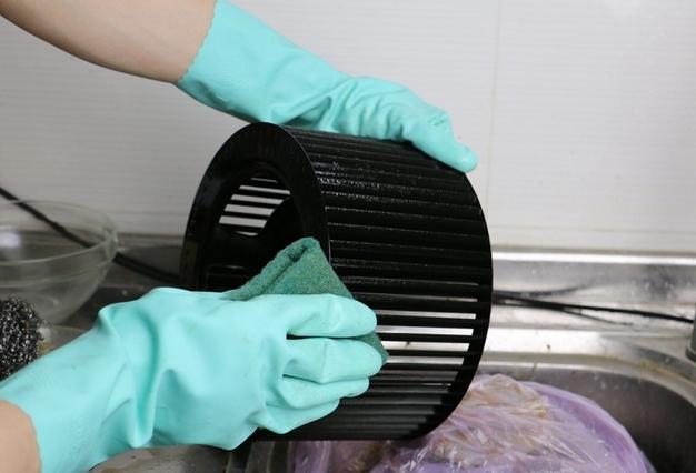 油烟机太脏有什么小妙招吗,油烟机太脏了教你一招轻松搞定