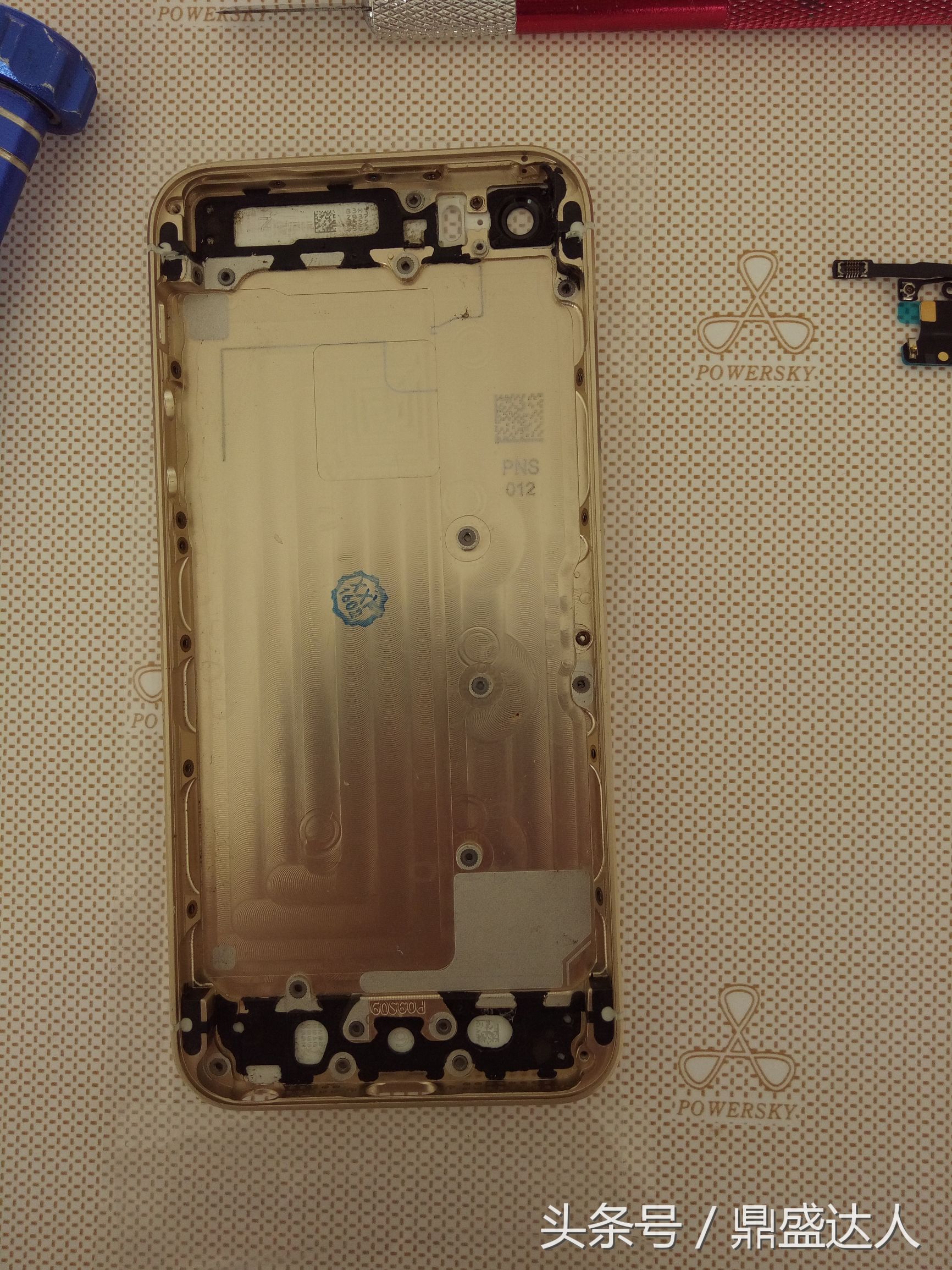 5s换壳教程视频,苹果5s拆机视频换屏幕