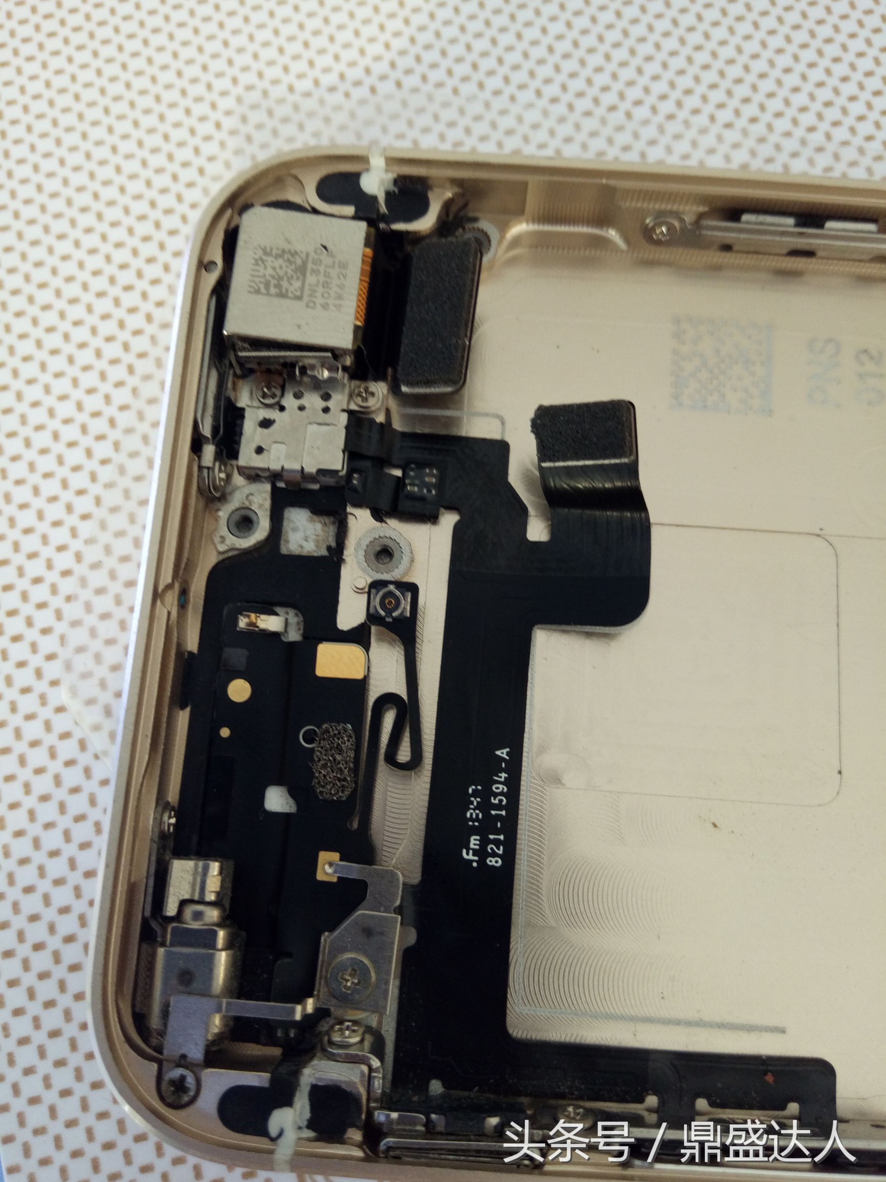 5s换壳教程视频,苹果5s拆机视频换屏幕