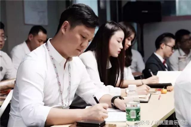 2年160家店，1天15小时的文艺时光，这家酒馆是怎么做到的