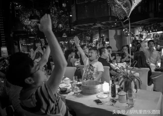 2年160家店，1天15小时的文艺时光，这家酒馆是怎么做到的