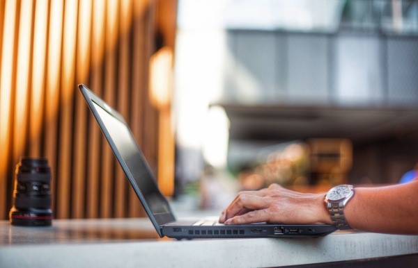 用事实说话靠谱吗,thinkpad黑将s5拆解视频