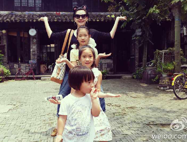 灏弒绌夸簡20骞寸殑琛ｆ湇,灏弒绌跨殑瑁ゅ瓙