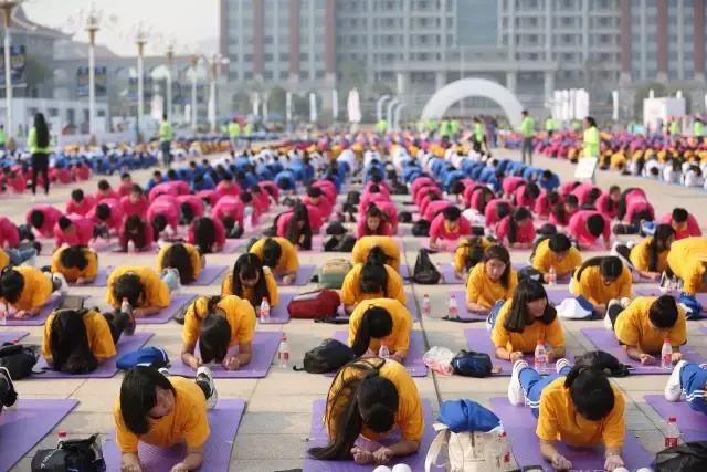 厦门国际时尚周201911.13 (厦门国际时尚周系列线下活动亮相)