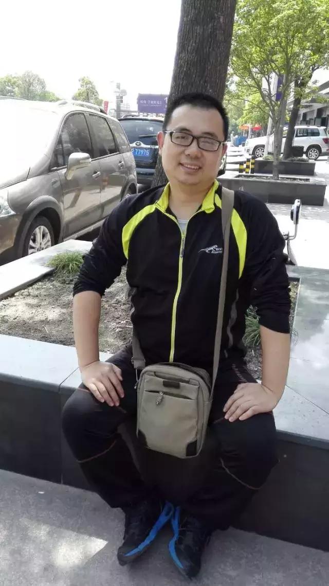 大爷坚持健身十年练就一身腱子肉,30岁中年大叔健身逆袭成小鲜肉