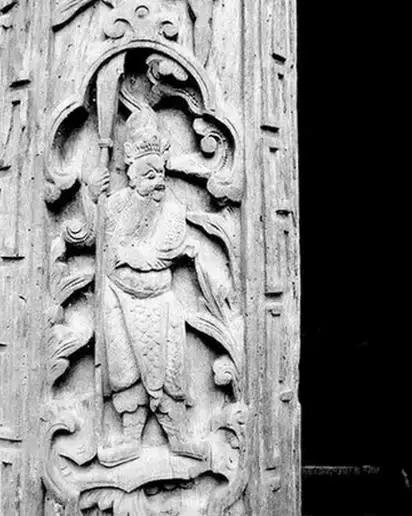 这个村庄一千年前建了个生态下水道，全村至今不淹水，生物还活着